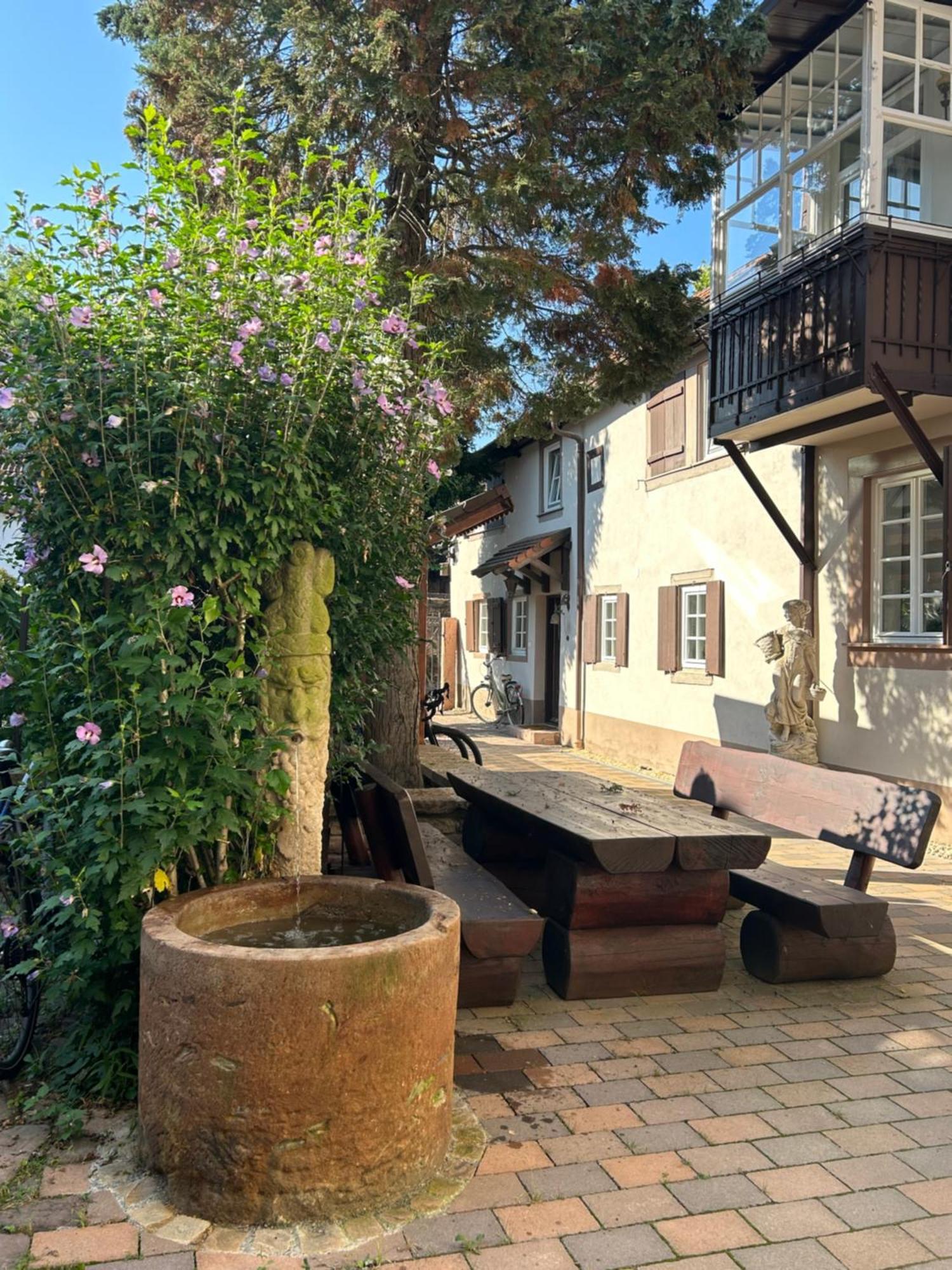 Exklusives Haus, Ruhig Gelegen Im Innenhof, Zentral, Lichtdurchflutet Zustellbett,Babybett Bei Bedarf Карлсруе Екстер'єр фото
